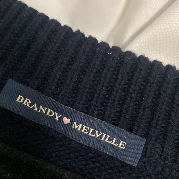 Brandy melville sweater vest - Picture 4 of 4